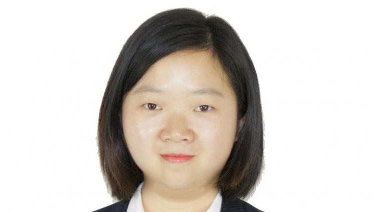 <div class="col-md-7" style="padding:0 20px 0 0;"> 								<h3>覃晴</h3> 								<p>中鐵二十三局集團有限公司共享中心<br />高級會計師</p> 							</div><p class="description">2017年很榮幸代表中鐵二十三局集團公司財務人員，單槍匹馬闖入了全國建筑業(yè)財稅知識競賽并取得了個人銀獎。</p>